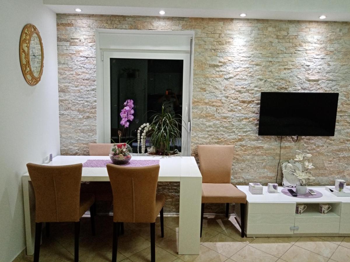 Apartman Anja Apartamento Stara Pazova Exterior foto